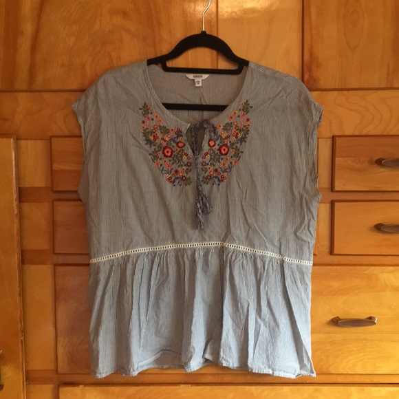 Embroidered top - Picture 1 of 2